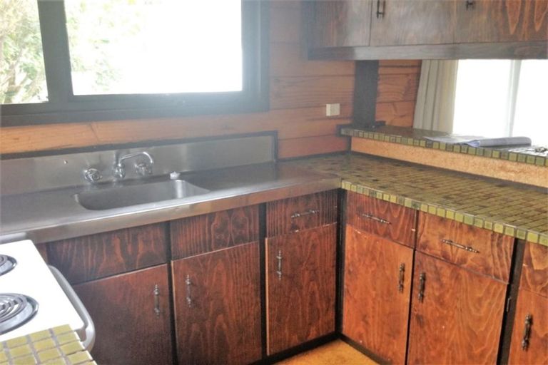 Photo of property in 1 Fitzpatrick Street, Newlands, Wellington, 6037