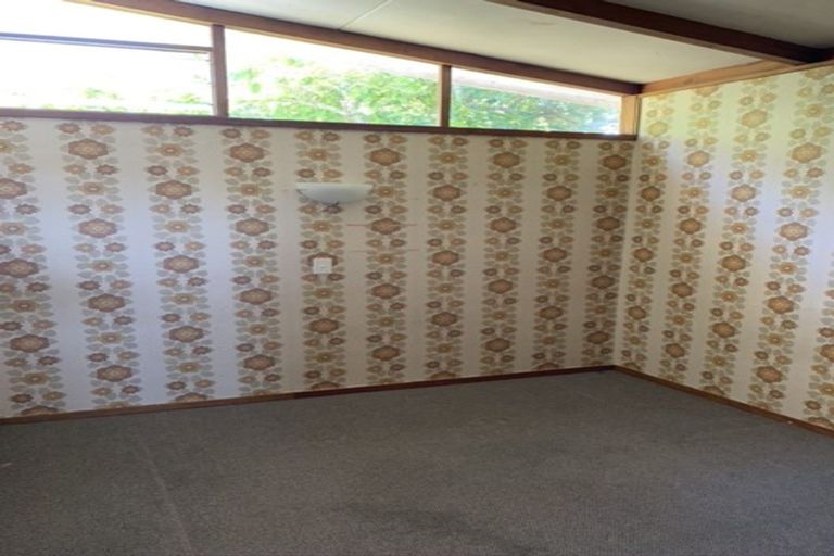 Photo of property in 6 Donovan Avenue, Massey, Auckland, 0614