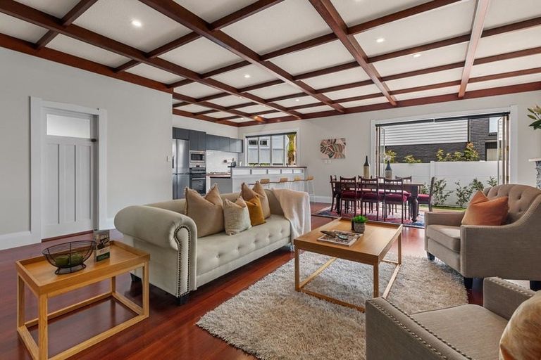 Photo of property in 24 Norwood Road, Bayswater, Auckland, 0622