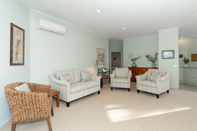 Photo of property in 206 Mazengarb Road, Paraparaumu, 5032