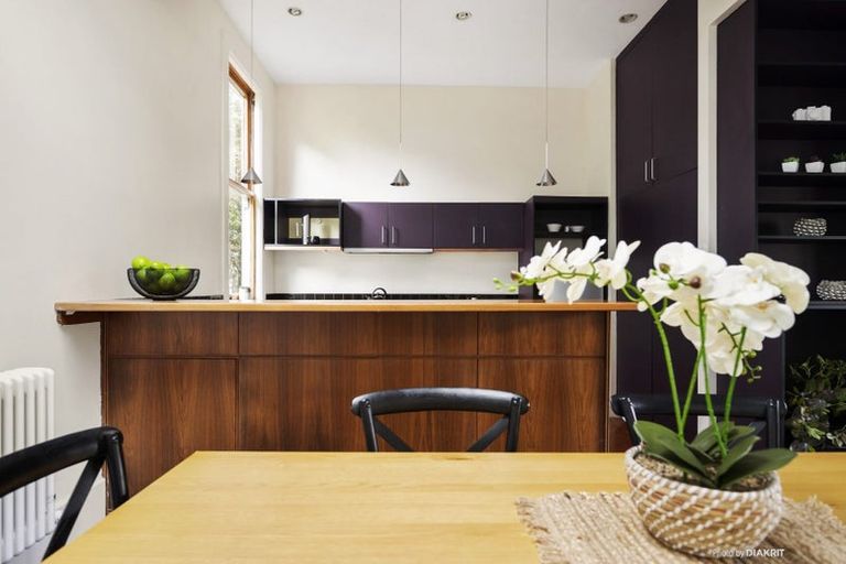 Photo of property in 21 The Parade, Island Bay, Wellington, 6023