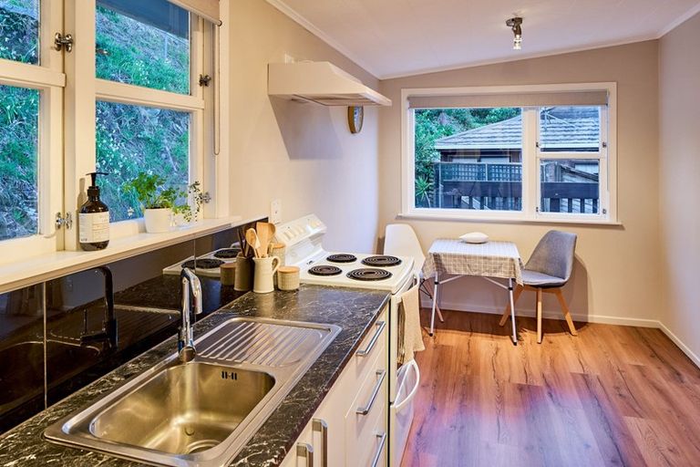 Photo of property in 10 Dominion Park Street, Johnsonville, Wellington, 6037