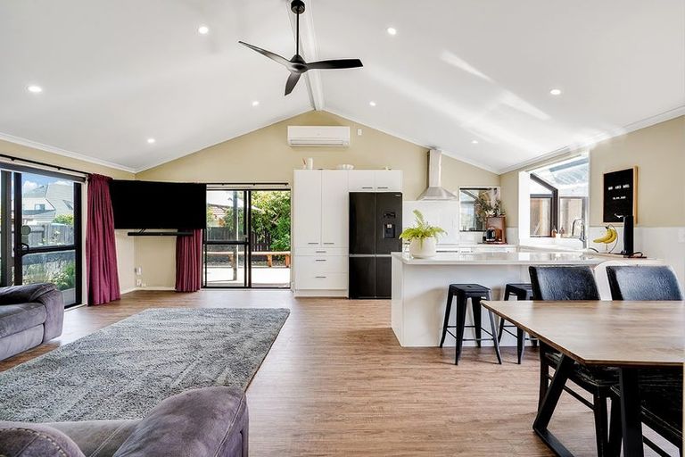Photo of property in 5 Raleigh Avenue, Fairview Downs, Hamilton, 3214