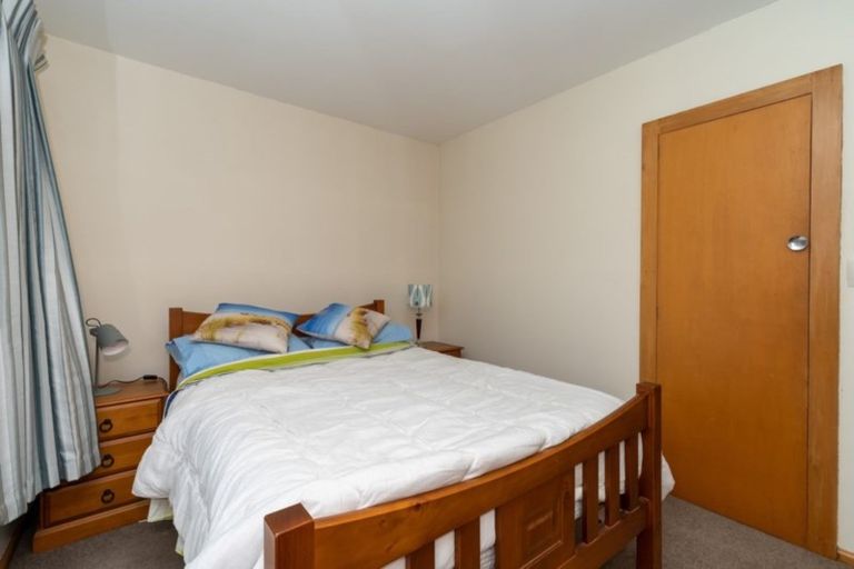 Photo of property in 33 Boston Avenue, Hornby, Christchurch, 8042