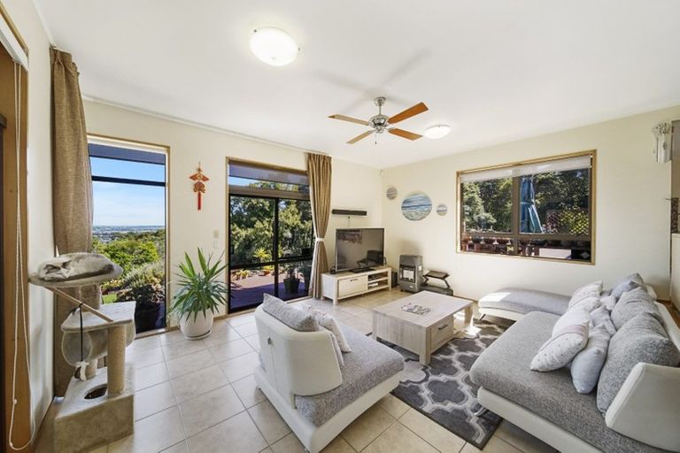 Photo of property in 307 Kaipara Road, Papakura, 2582