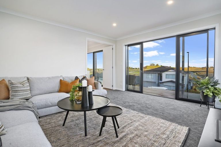 Photo of property in 116 Godfrey Drive, Orewa, 0931