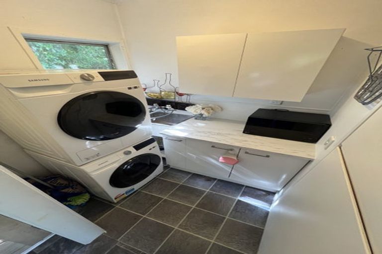 Photo of property in 1/10 Vonnell Place, Birkdale, Auckland, 0626