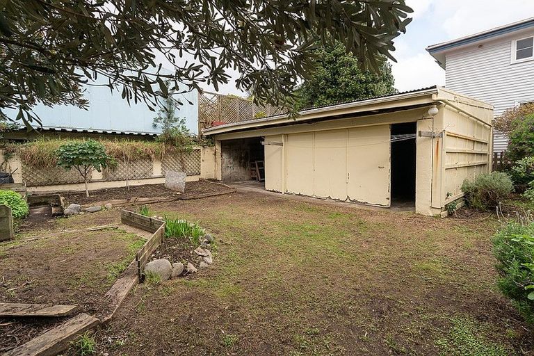 Photo of property in 162 Wellington Road, Paekakariki, 5034