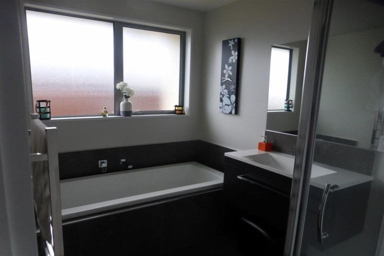 Photo of property in 20 Luxembourg Crescent, Halswell, Christchurch, 8025