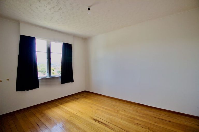 Photo of property in 5 Norman Road, Titirangi, Auckland, 0604