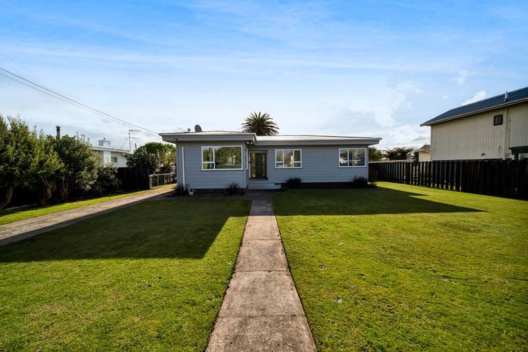 Photo of property in 52 Puriri Street, Hawera, 4610