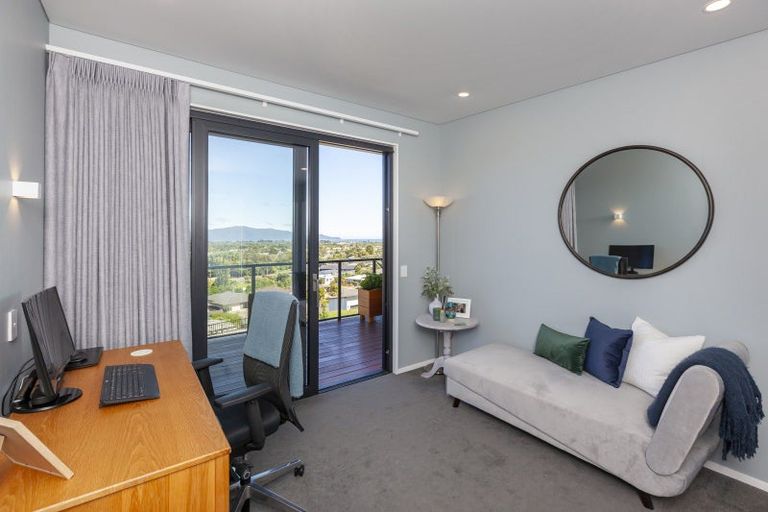 Photo of property in 101 Kakariki Grove, Waikanae, 5036