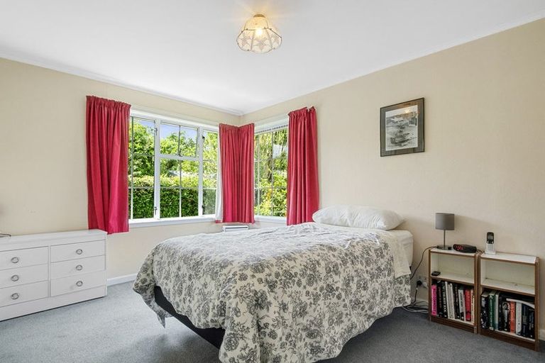 Photo of property in 23 Taupaki Road, Taupaki, Henderson, 0782