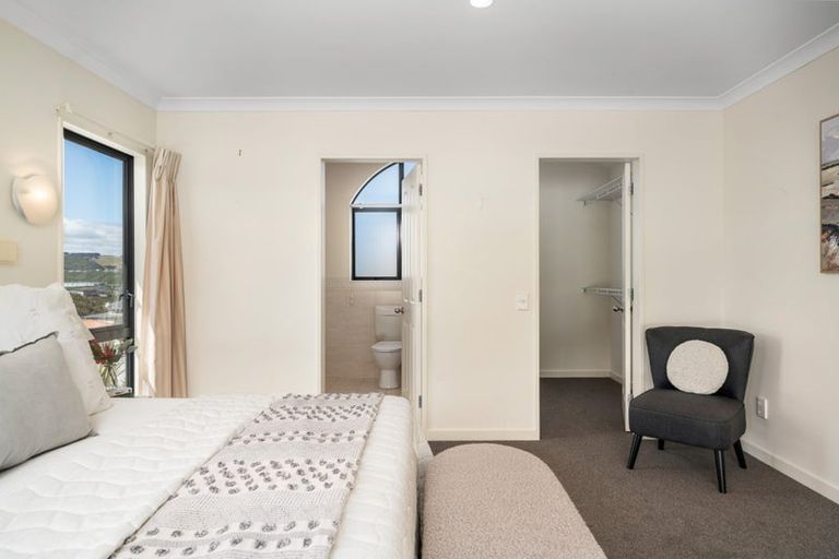 Photo of property in 3 Hetsby Place, Churton Park, Wellington, 6037