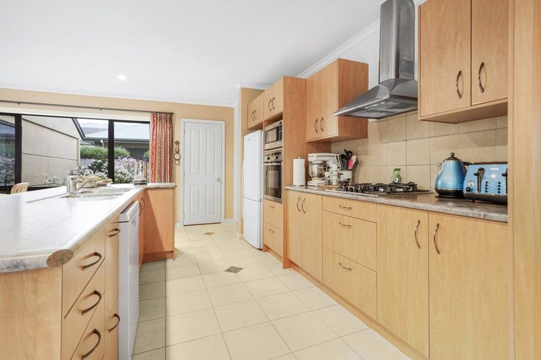 Photo of property in 73 Saint James Drive, Huntington, Hamilton, 3210