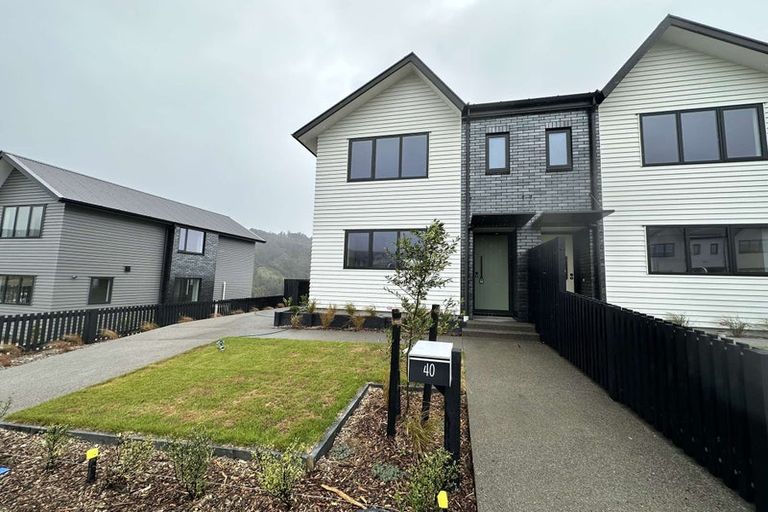 Photo of property in 40 Turtleback Avenue, Whitby, 5024