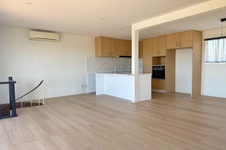 Photo of property in 1/82 Manuka Road, Glenfield, Auckland, 0629