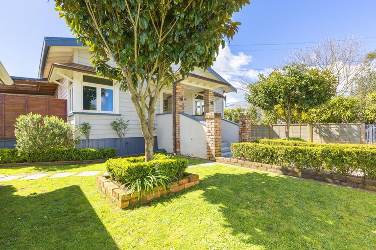 Photo of property in 12 Gibson Road, Tuakau, 2121