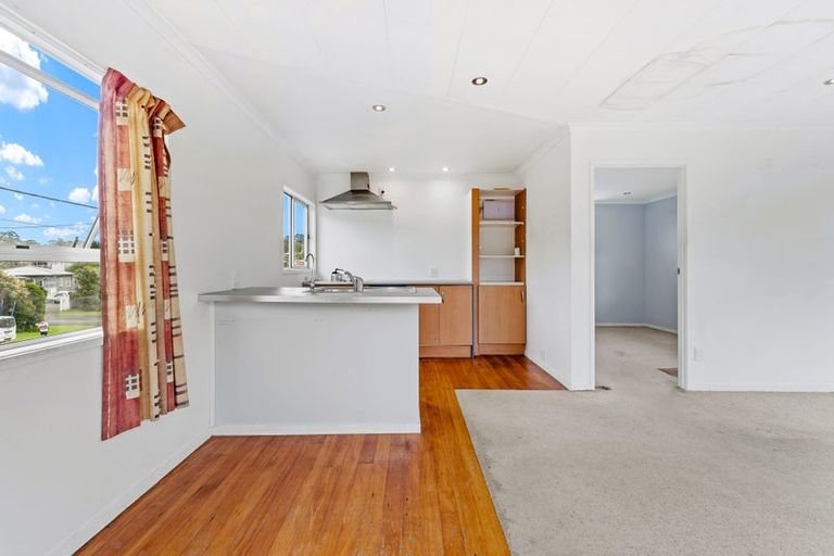 Photo of property in 2a Holiday Road, Stanmore Bay, Whangaparaoa, 0932