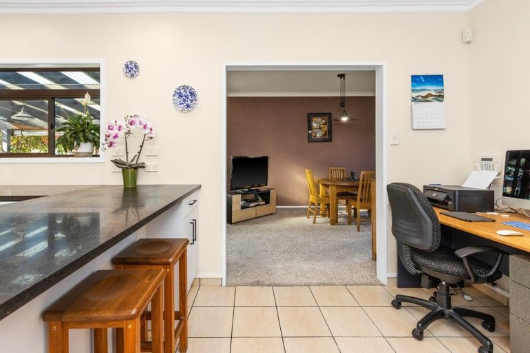 Photo of property in 128 Freyberg Avenue, Tamatea, Napier, 4112