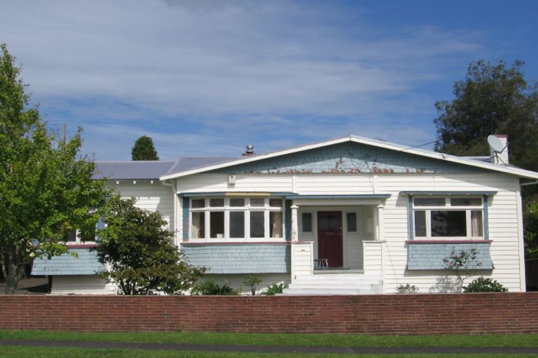 Photo of property in 5 Elcoat Avenue, Henderson, Auckland, 0612