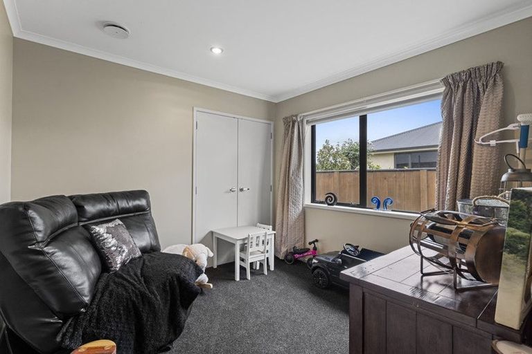 Photo of property in 12 Nikau Place, Hawera, 4610