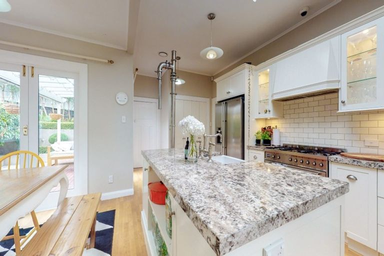 Photo of property in 82 Campbell Street, Karori, Wellington, 6012