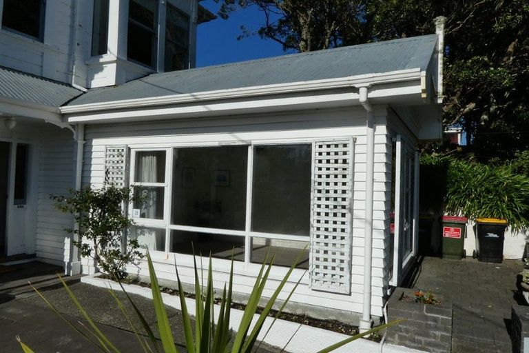 Photo of property in 29 Grove Road, Kelburn, Wellington, 6012