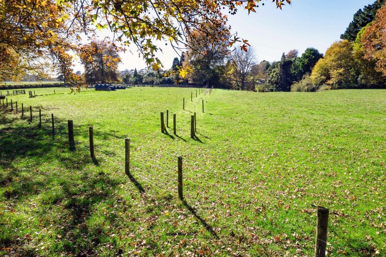 Photo of property in 64 Peacockes Lane, Peacocke, Hamilton, 3282