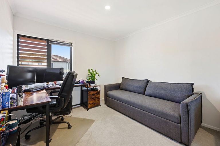 Photo of property in 118 Huntington Drive, Huntington Park, Auckland, 2013