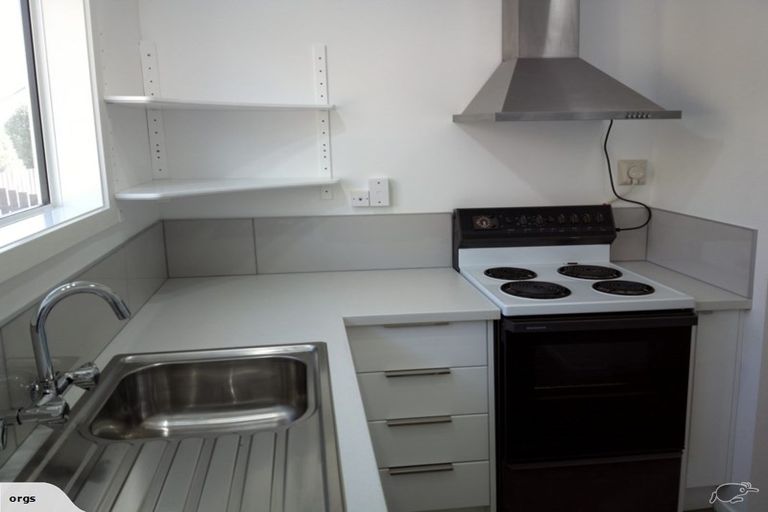 Photo of property in 1/43 Edgecombe Street, Newlands, Wellington, 6037