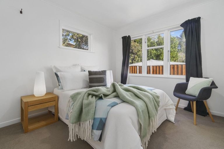 Photo of property in 6 Kervil Avenue, Te Atatu Peninsula, Auckland, 0610