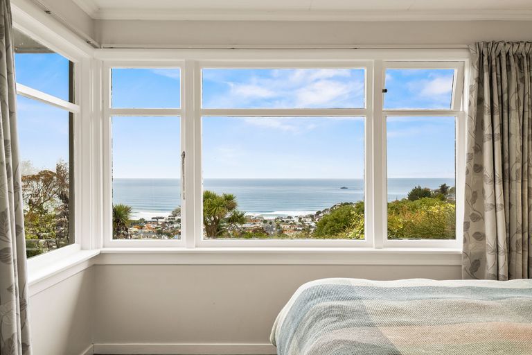 Photo of property in 141 Easther Crescent, Kew, Dunedin, 9012