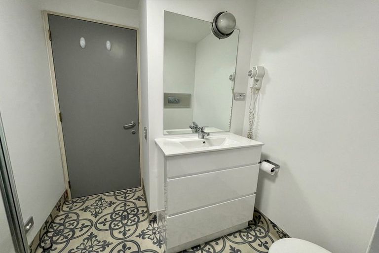 Photo of property in St Pauls Apartments, 99/43u Mulgrave Street, Thorndon, Wellington, 6011