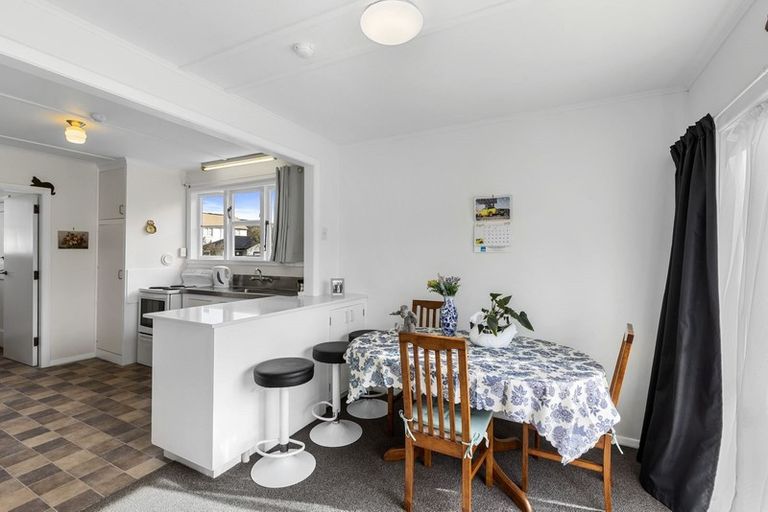 Photo of property in 17 Hewer Crescent, Naenae, Lower Hutt, 5011