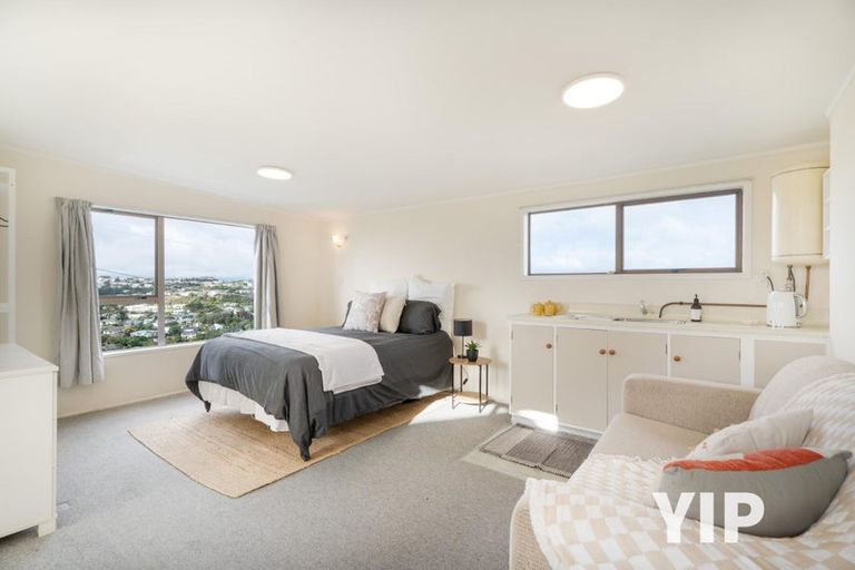 Photo of property in 62 Ruskin Road, Newlands, Wellington, 6037