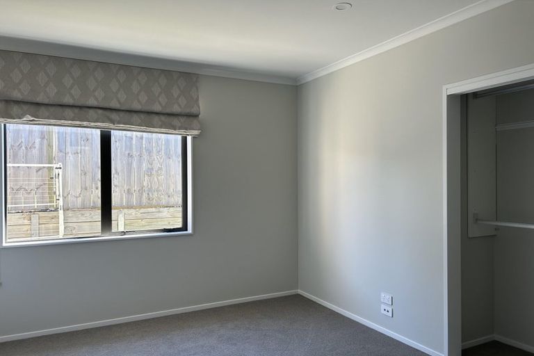 Photo of property in 18 Symes Drive, Red Beach, 0932