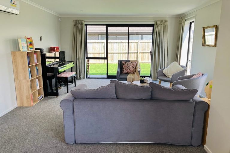 Photo of property in 27 Nicolau Avenue, Rolleston, 7615