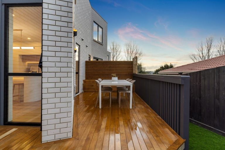 Photo of property in 14 Altair Place, Windsor Park, Auckland, 0632