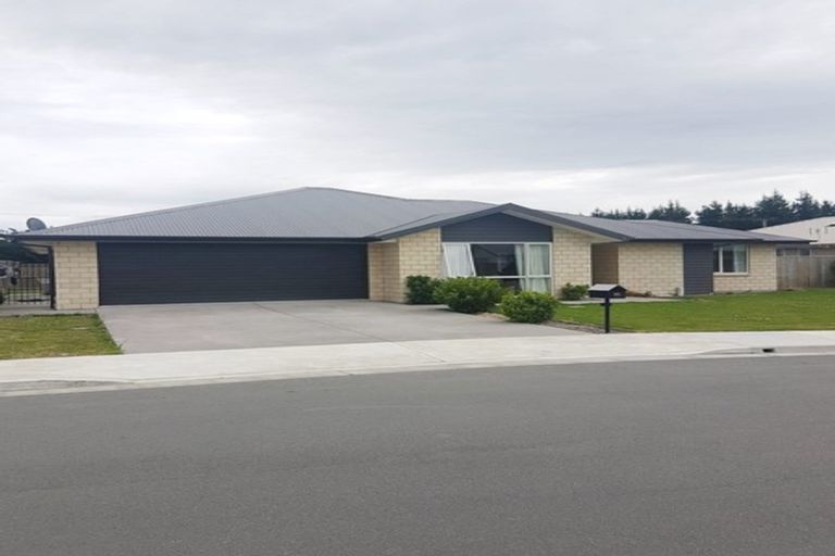 Photo of property in 25 Peak Crescent, Kaiapoi, 7630