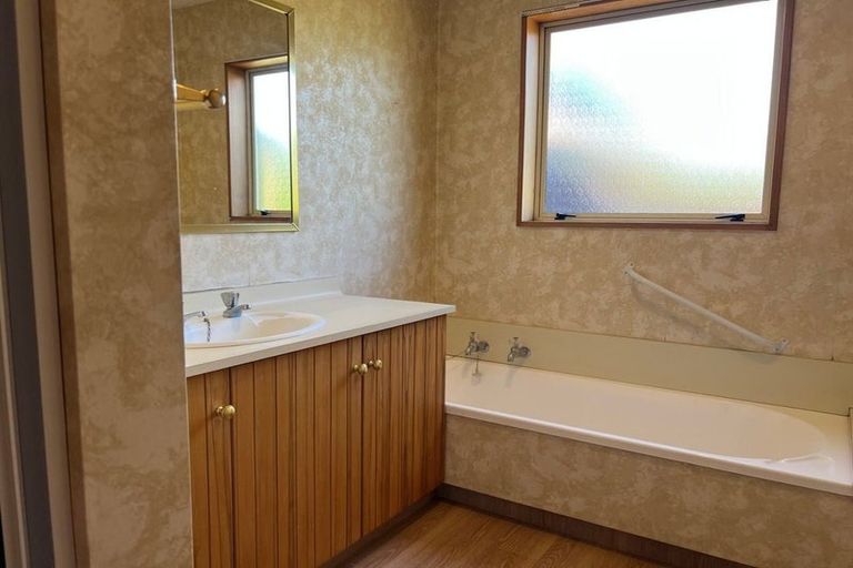 Photo of property in 144 Withells Road, Avonhead, Christchurch, 8042