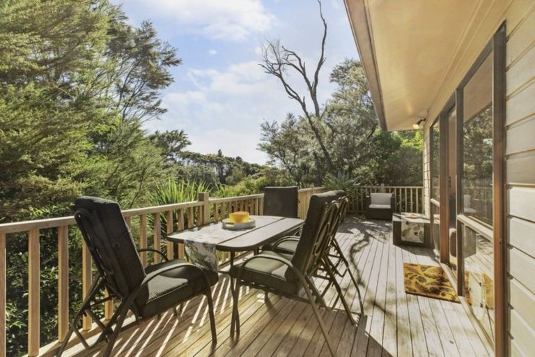 Photo of property in 232b Old Titirangi Road, Titirangi, Auckland, 0604