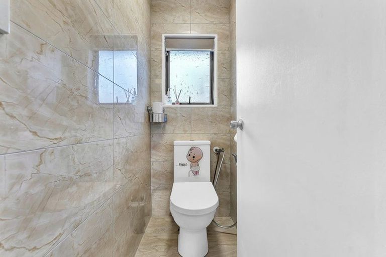 Photo of property in 3/21 Northall Road, New Lynn, Auckland, 0600