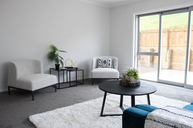 Photo of property in 9 Stockport Grove, Churton Park, 6037