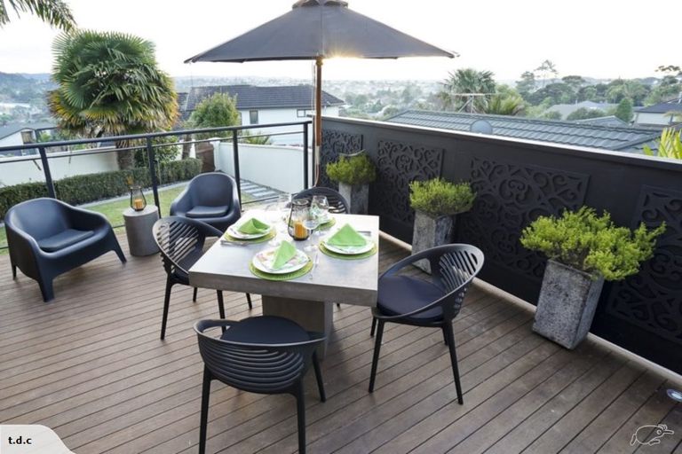 Photo of property in 30 Chamari Close, Titirangi, Auckland, 0604