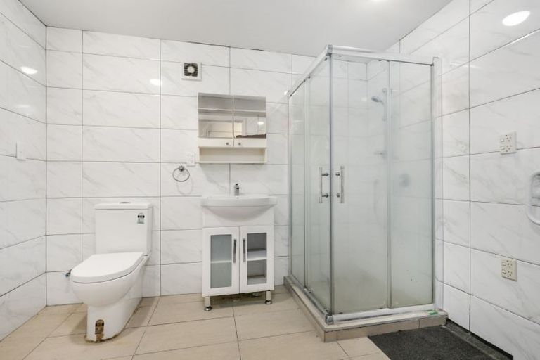 Photo of property in 64 Reynella Drive, Massey, Auckland, 0614