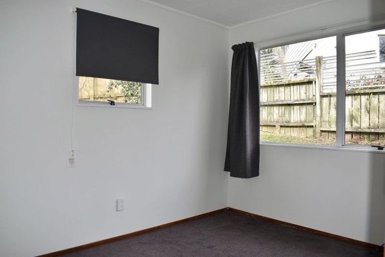 Photo of property in 3 Garton Drive, Massey, Auckland, 0614