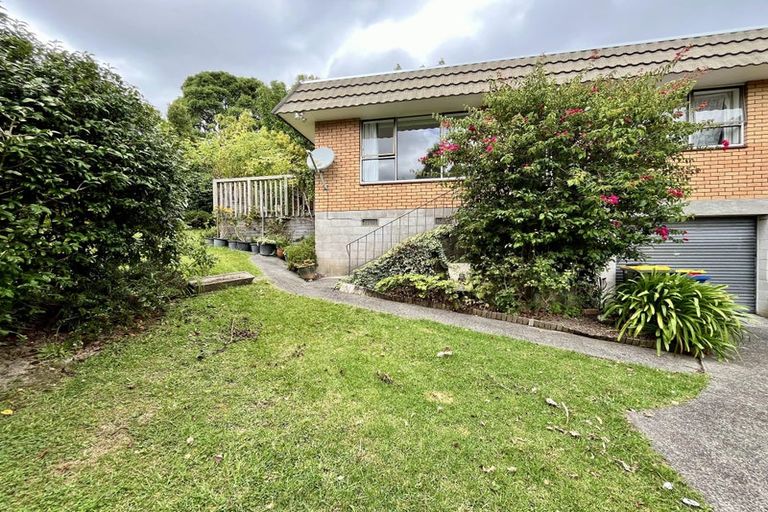 Photo of property in 2/9 Lancelot Place, Glenfield, Auckland, 0629