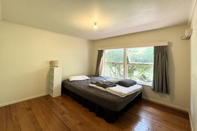 Photo of property in 1 Marsh Avenue, Forrest Hill, Auckland, 0620