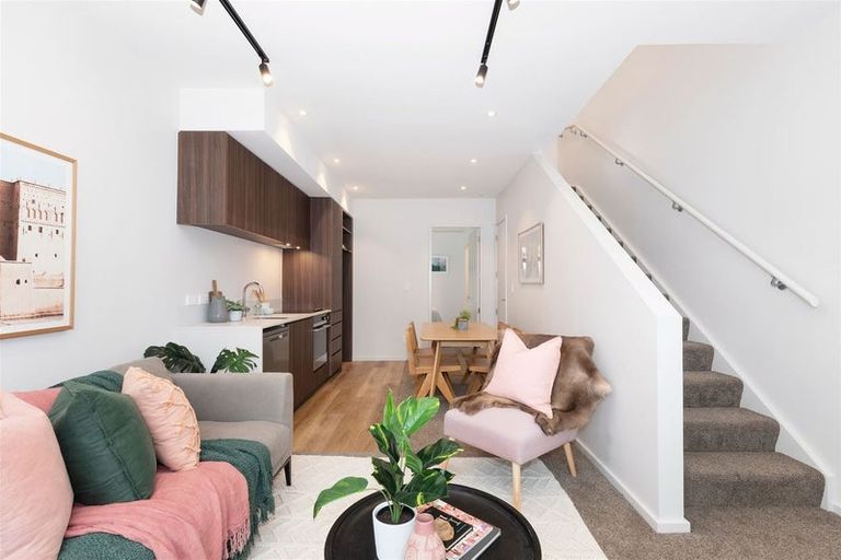 Photo of property in 149u2 Onepu Road, Lyall Bay, Wellington, 6022